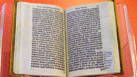 Hen lyfr - gweler Gwneud Argraff