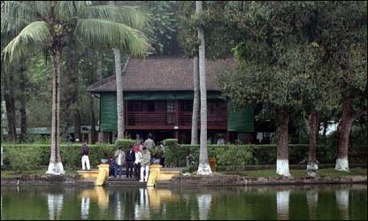 'Nhà sàn Bác Hồ tại Hà Nội (vnpic.org)