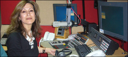 سيما شادان، تهيه کننده و ارايه کننده برنامه های خاطره ها و ترانه ها و پنجشنبه ها با شنونده ها