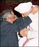 Devotee greeting Baba Ji