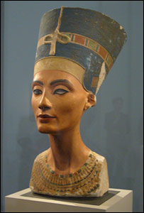 Busto de Nefertiti no museu em Berlim