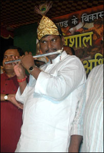  अर्जुन मुंडा 