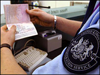 Oficial de imigração.