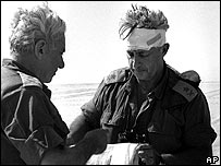Ông Sharon tại sa mạc Sinai năm 1973