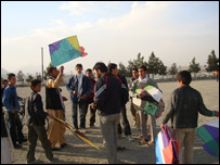 کاغذپران بازی