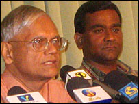Tissa Attanayake (R) with Prof. Peiris