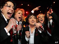 Марія Серіфович у чоловічому костюмі обігнала Андрія Данилка в жіночому