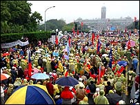 Gösteri düzenleyen Tayvanlı muhalifler