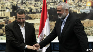 Hisham Qandil se encontrou em Gaza com o premiê palestino, Ismail Haniya
