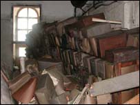 Zničené archiválie