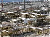 افزايش قيمت نفت درآمدهای ارزی ايران را افزايش داده است و به بهبود عملکرد اقتصاد اين کشور کمک کرده است