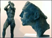 अर्नो ब्रेकर की मूर्तियाँ