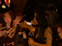 Amy Winehouse em tumulto no final do show