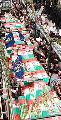 مراسم تدفين قربانيان جنگ