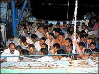 Човен із біженцями з Африки, що дістався Лампедузи