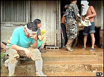 Enchentes deixaram muitos desabrigados nas Filipinas