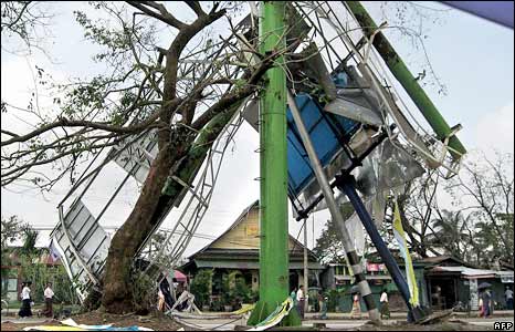 Cây đổ ở Rangoon