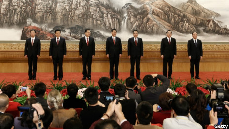 中共中央政治局常委七人会见媒体（15/11/2012）