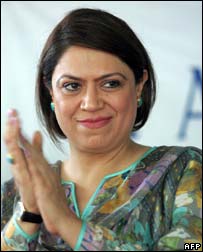 سیاحت کی وزیر نیلوفر بختیار 