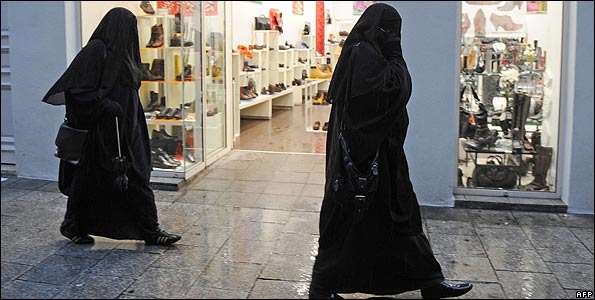 Women wearing full Islamic veil in Marseille, France