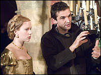 Scarlett Johansson with Justin Chadwick 