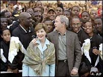 Bush durante evento na Universidade do Arkansas