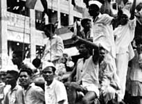Citizens celebrate India's independence from British rule in the streets of Calcutta.(Keystone/Getty Images)