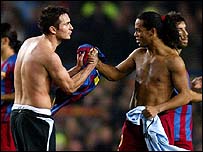 Frank Lampard (esquerda) e Ronaldinho Gaúcho