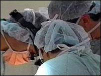 Milhares de mulheres na Grã-Bretanha dão à luz por cesareana a cada ano