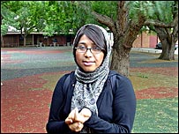 معصومه، دانش آموز مدرسه فارسی