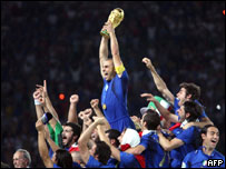 意大利队员庆祝赢得世界杯