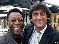 Pelé e Enzo Francescoli, que também foi a Buenos Aires prestigiar o programa de Maradona