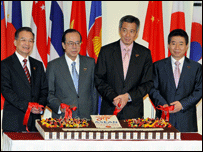 Từ trái: Thủ tướng Trung Quốc, Nhật, Singapore, và Tổng thống Nam Hàn