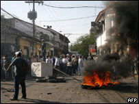 Protestos em Santa Cruz de la Sierra. Foto: AP