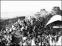 Muçulmanos deixam a Índia em direção ao Paquistão, em 1947