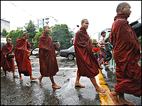 Các sư sãi tuần hành biểu tình