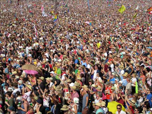 The crowd for Snoop Dogg