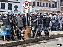 پليس ضدشورش در کاتماندو