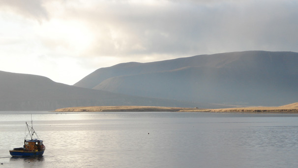 Creel boat heading out