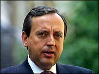 Rafael Angel Calderon nega as acusações