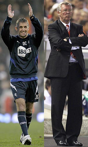 Rheolwr Bolton Owen Coyle a Syr Alex Ferguson o Manchester United