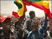 Etiopané slaví návrat obelisku