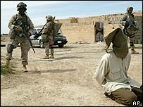 Vojáci zadrželi během povstání ve Fallúdže desítky Iráčanů