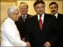 राष्ट्रपति मुशर्रफ़ और विदेश मंत्री नटवर सिंह