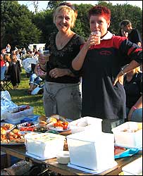 This pair of fans catered for 11!