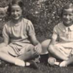 Patricia & Marjorie MInchinhampton 1940 Patricia & Marjorie MInchinhampton 1940