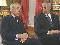 Ministři zahraničí USA a Británie