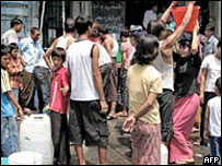 Afetados pelo ciclone em Mianmar