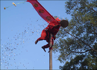Lân trong ngày Tết