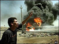 O combustível que vazou do caminhão causou explosões em Bagdá